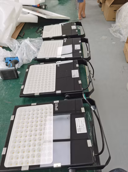 CE RoHS 防水 IP65 メタルハライド 80W 10W 100W IP66 400W 夕暮れから夜明けまで 30W 200W 屋外投光器 50W ソーラー LED フラッドライト